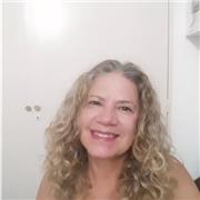 Soy profesora universitaria . Imparto clases dinámicas y divertidas para maestros y talleres de Oratoria para grupos en diversas empresas